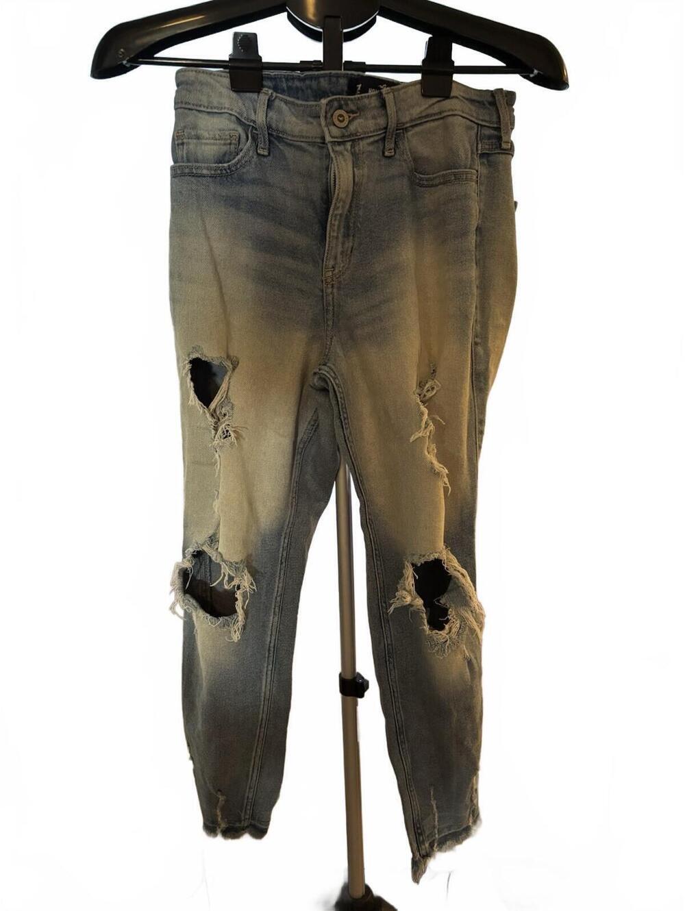 INDIGO REIN DISTRESSED JEANS